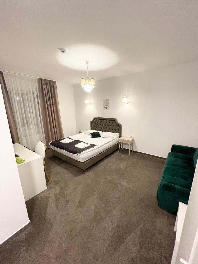 Hotel Cochet Boutique Târgu Jiu Esterno foto