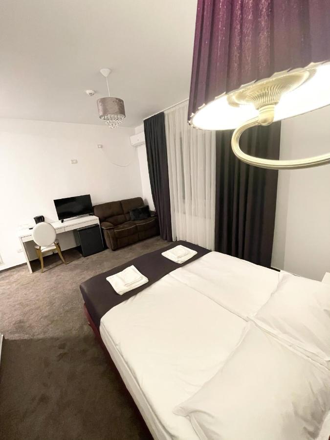 Hotel Cochet Boutique Târgu Jiu Esterno foto