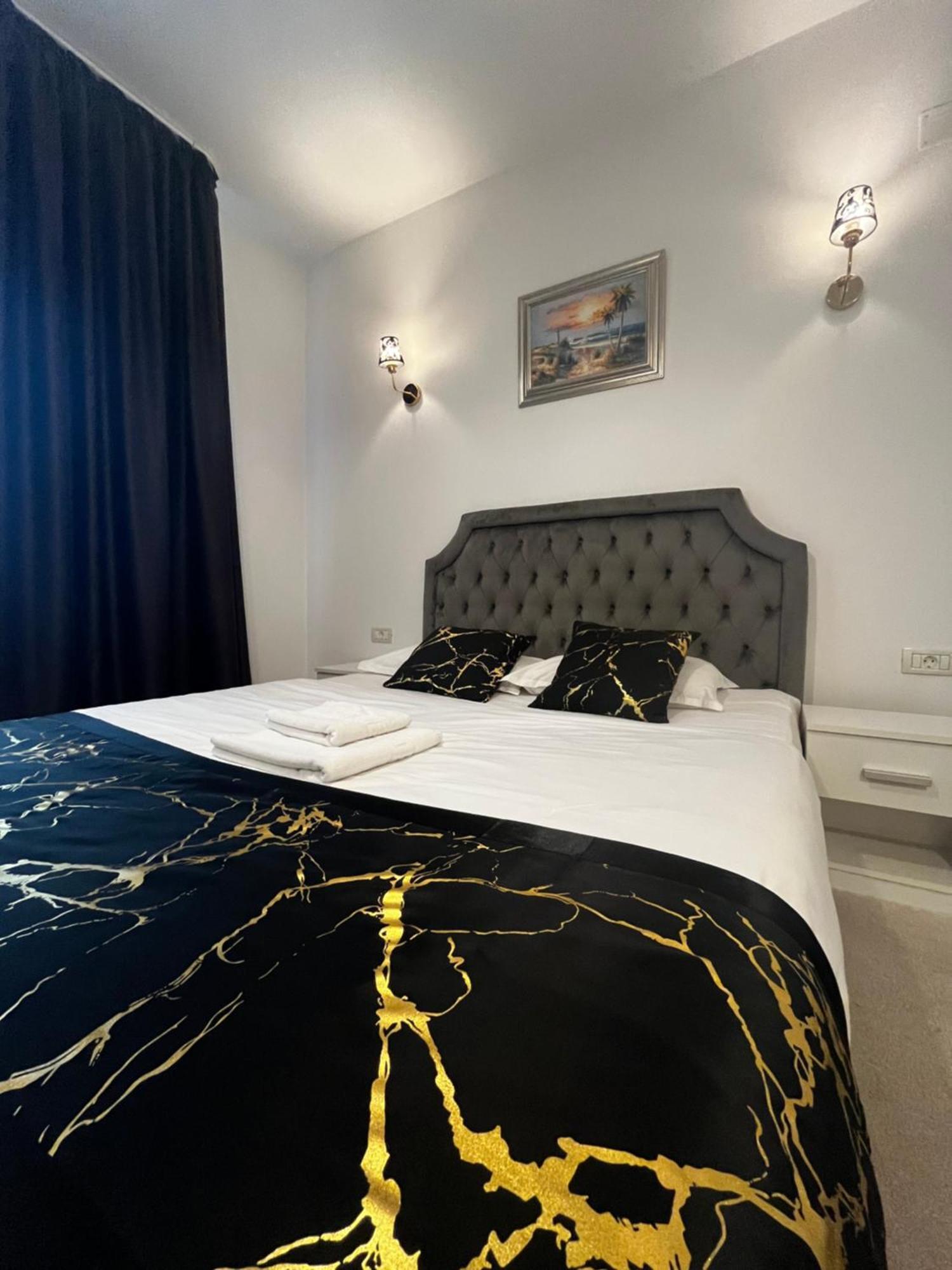 Hotel Cochet Boutique Târgu Jiu Esterno foto